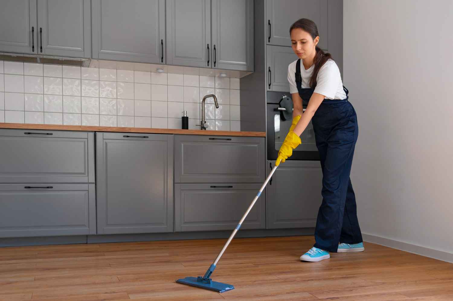 the-best-way-to-clean-tile-floors